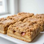 Cinnamon Apple Crumble Bars